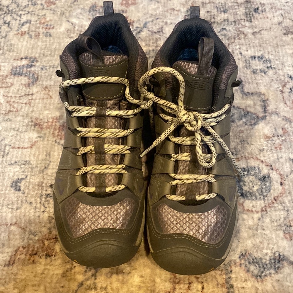 Womens KEEN hiking boots